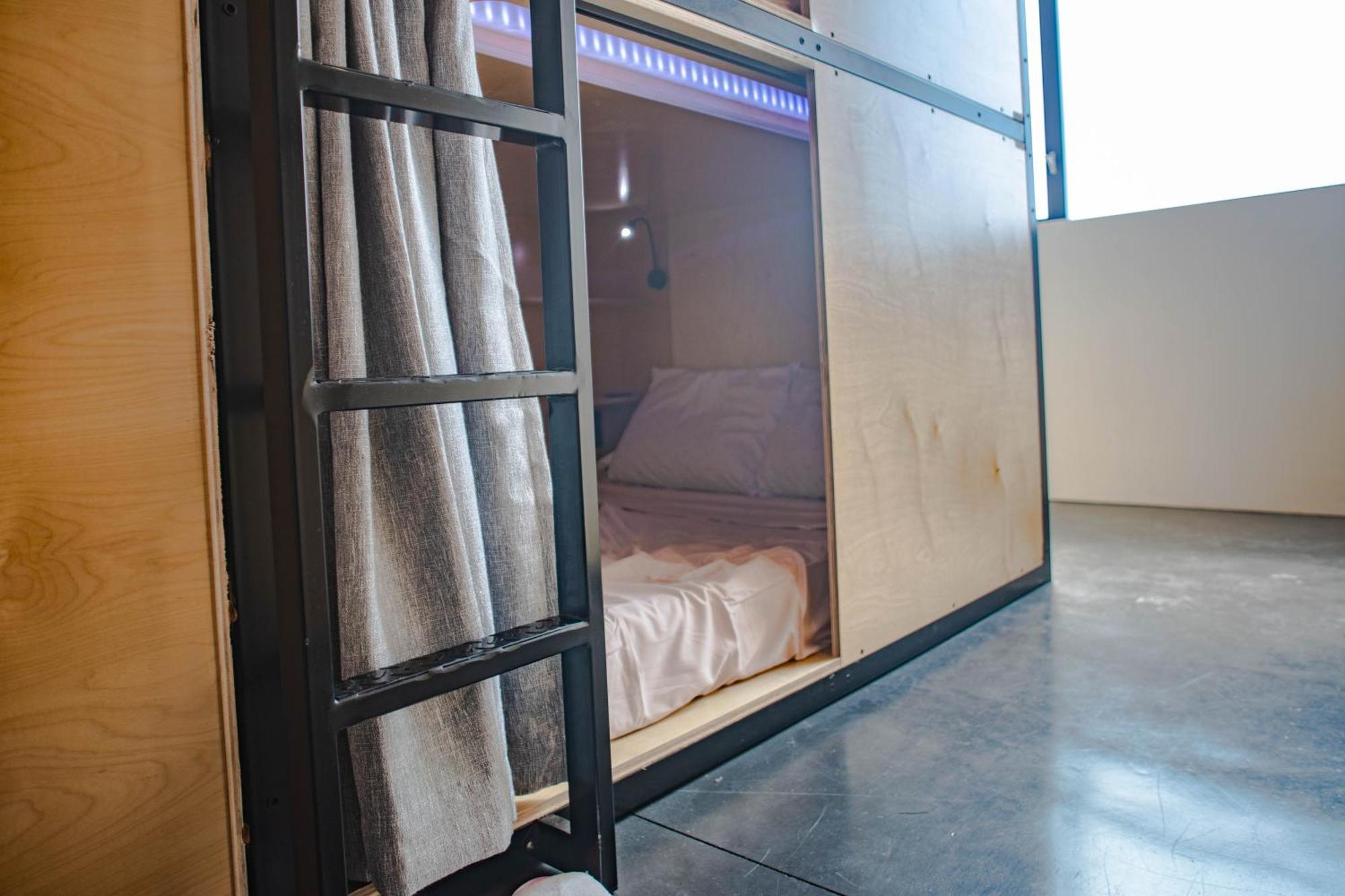 Haven Coliving Hostel Los Angeles Exterior photo